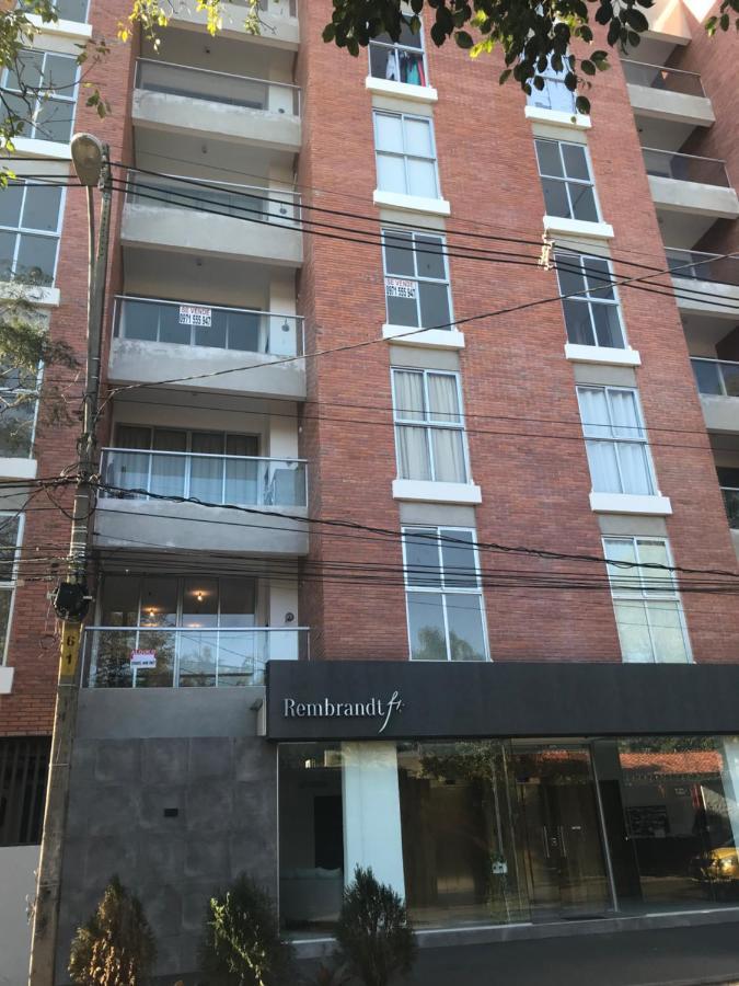 Hermoso departamento con piscina y estacionamiento Asunción Exterior foto