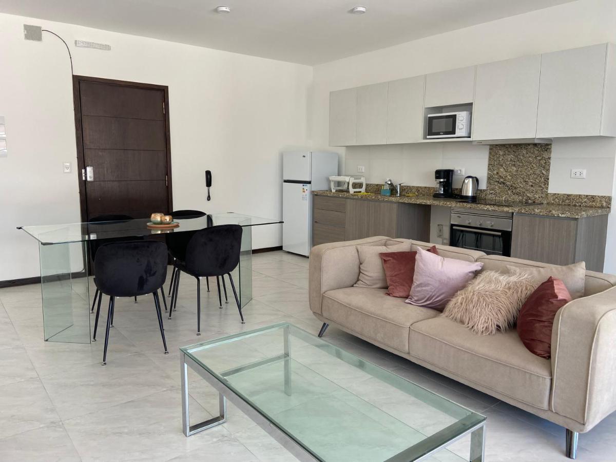 Hermoso departamento con piscina y estacionamiento Asunción Exterior foto