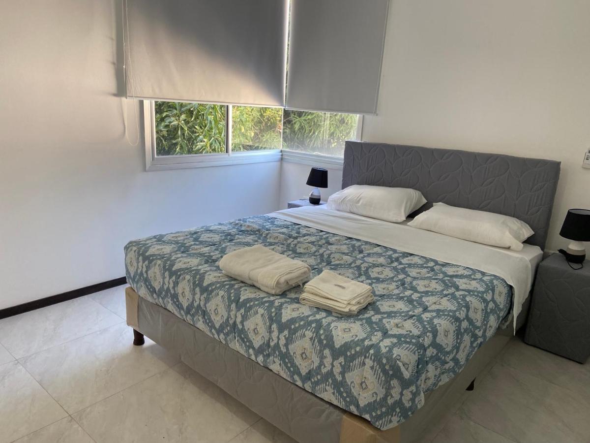 Hermoso departamento con piscina y estacionamiento Asunción Exterior foto